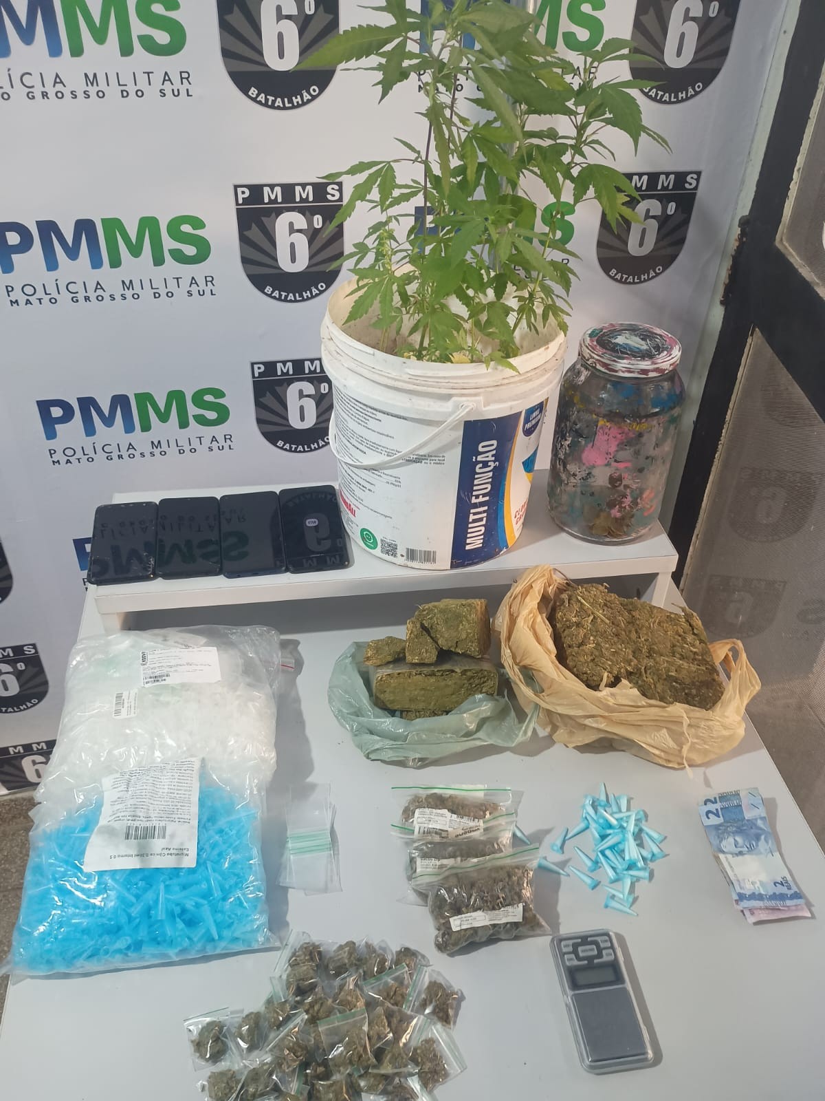 Polícia Militar fecha "boca de fumo" e causa prejuízo de R$ 14 mil ao tráfico em Corumbá
