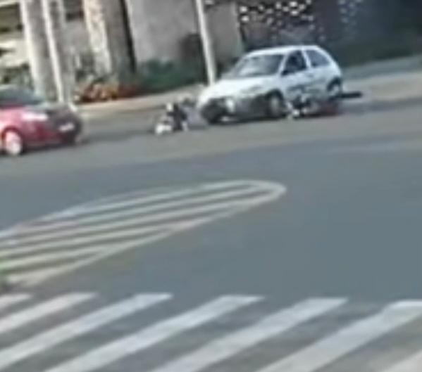Motociclista de 29 anos morre após ser atingido por dois carros em cruzamento no Nova Lima