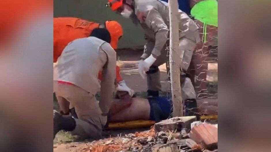 Homem é baleado na cabeça e nas costas por dupla em moto em Coxim