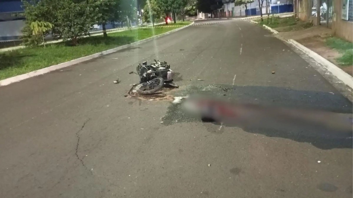 Batida entre moto e carro termina em morte em Campo Grande