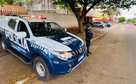 Homem pede ménage com a esposa, leva 'não' e agride companheira