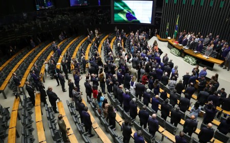 Fim da "taxa das blusinhas" entra em votação no Congresso
