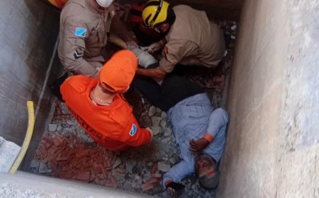 Trabalhador cai em fosso de condomínio e é resgatado por bombeiros em Campo Grande