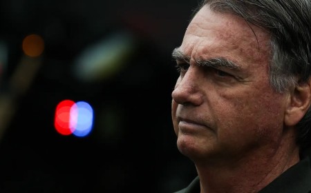 Bolsonaro pede ao STF para se consultar com a nora, que é dentista
