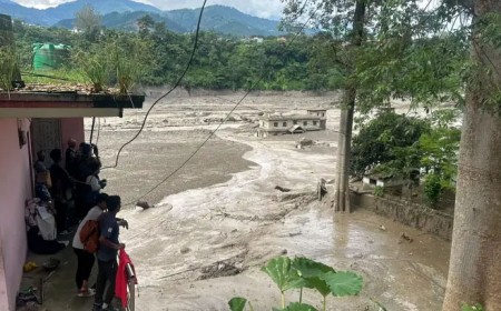 Enchentes deixam 389 mortos e mais de 900 desaparecidos no Nepal
