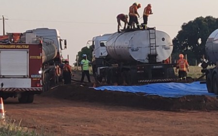 Trabalhador morre após cair em caminhão de asfalto na BR-163, em Jaraguari (MS)
