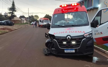 Ambulância do Samu colide com carro e deixa motorista e quatro crianças feridas em Dourados
