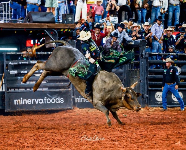 Campeão mundial assume liderança em Barretos