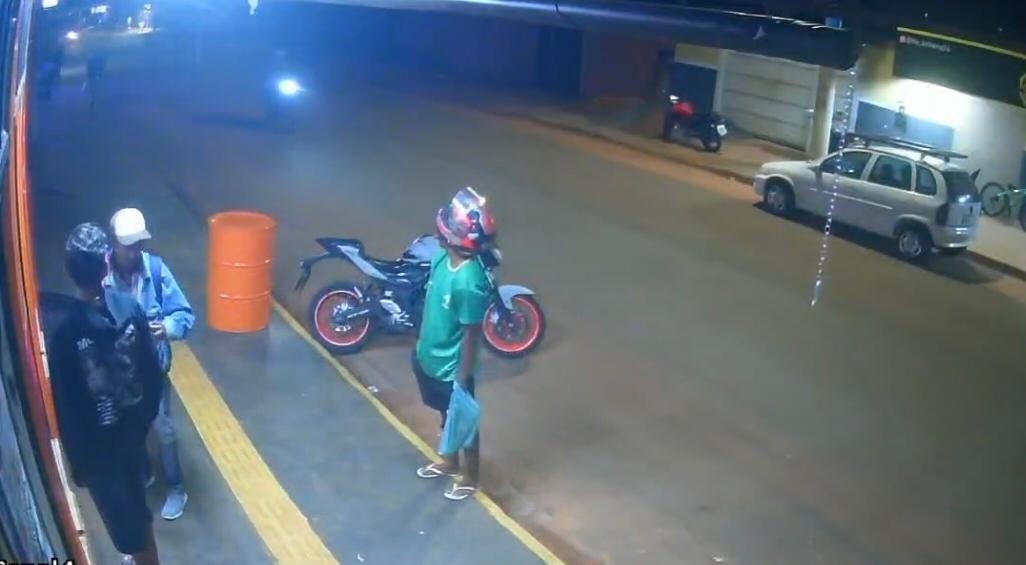 Adolescente é baleado no peito em adega no Bairro Jardim Noroeste