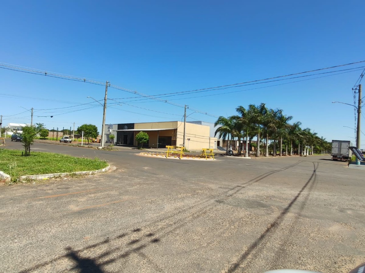 Após pedidos, rotatória é construída no Bairro Universitário