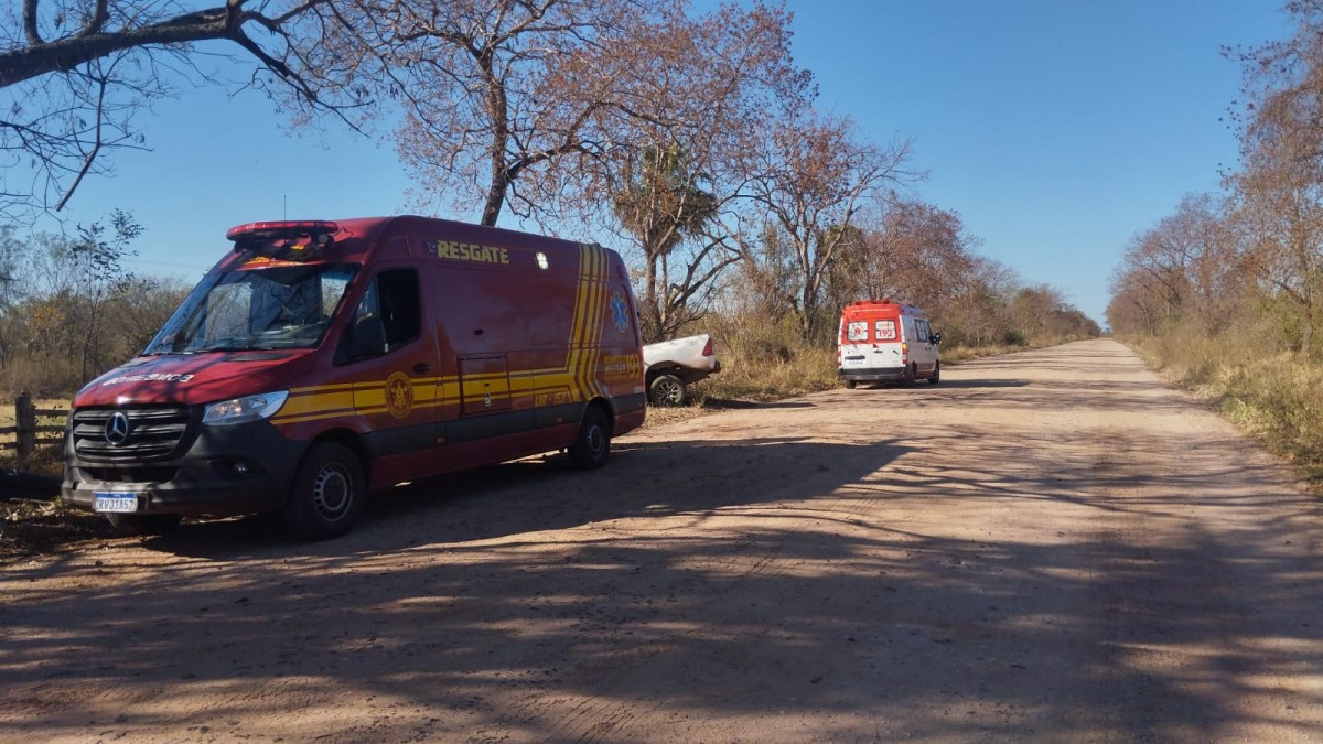 Capotamento de Hilux deixa um morto e dois feridos na MS-454, em Corumbá