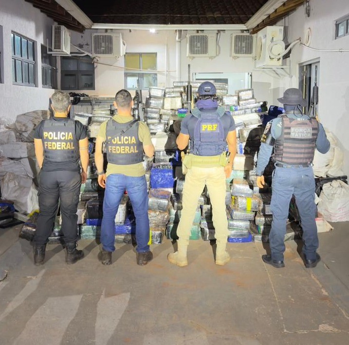 PF e forças policiais apreendem mais de 7 toneladas de maconha em fazenda de Itaquiraí (MS)