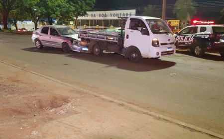 Tragédia no trânsito: motociclista morre prensada entre carro e caminhão na Avenida Gunter Hans