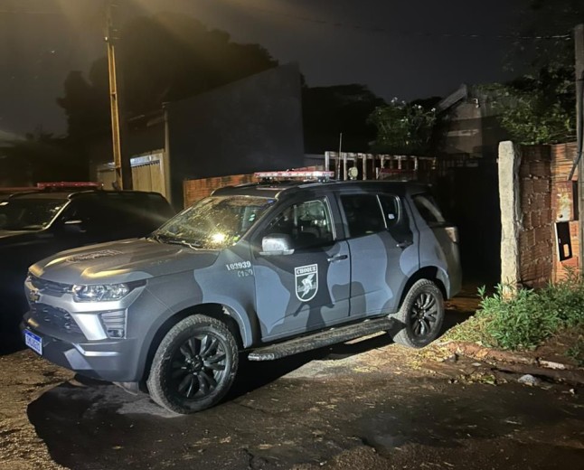 Confronto com o Batalhão de Choque termina com suspeito morto e armas apreendidas no Aero Rancho