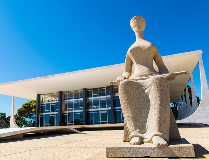 Mendonça rebate decisão de Moraes e pede arquivamento