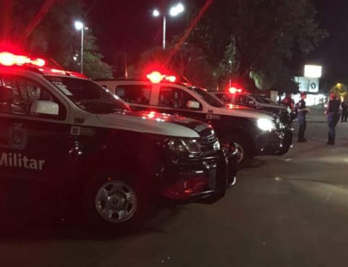 Briga em frente a conveniência deixa dois homens esfaqueados no Jardim Noroeste