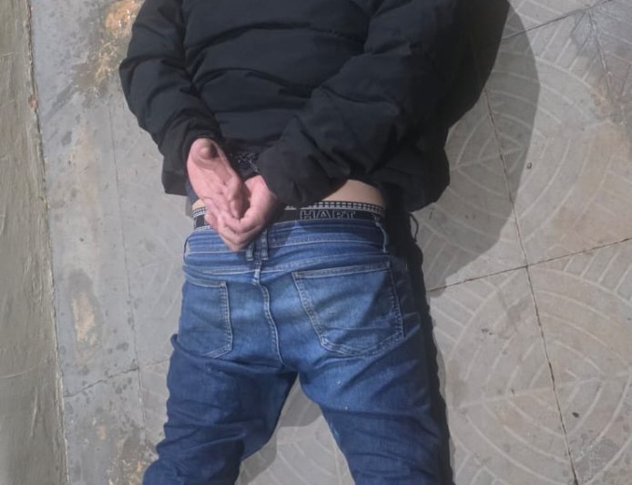 Foragido da Justiça por organização criminosa é preso com arma e drogas no Centro de Campo Grande