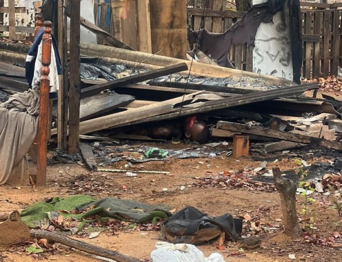 Corpo parcialmente carbonizado é encontrado após incêndio em Campo Grande