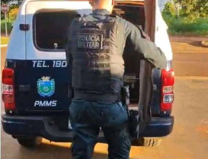 Jovem de 23 anos é detido após fuga em alta velocidade e manobras perigosas em Angélica