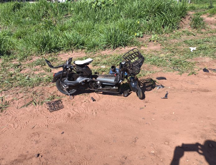 Grave acidente entre S10 e moto elétrica deixa homem gravemente ferido no macroanel da BR-163