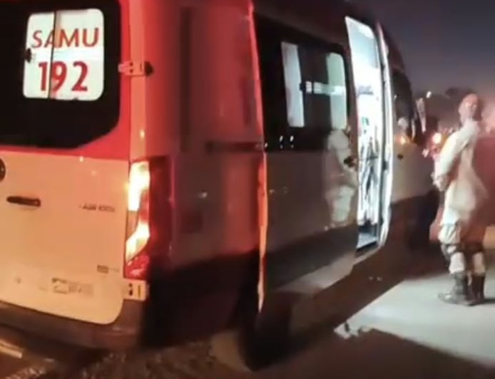 Motorista morre após invadir pista contrária e bater de frente com carreta na BR-163