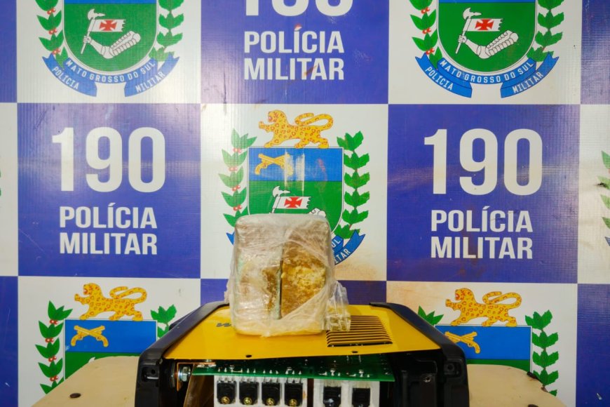 Força Tática apreende pasta base de cocaína escondida dentro de máquina de…