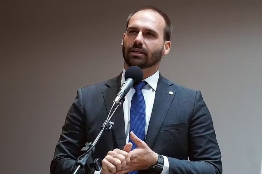 Eduardo Bolsonaro é demitido da Polícia Federal por abandono de cargo