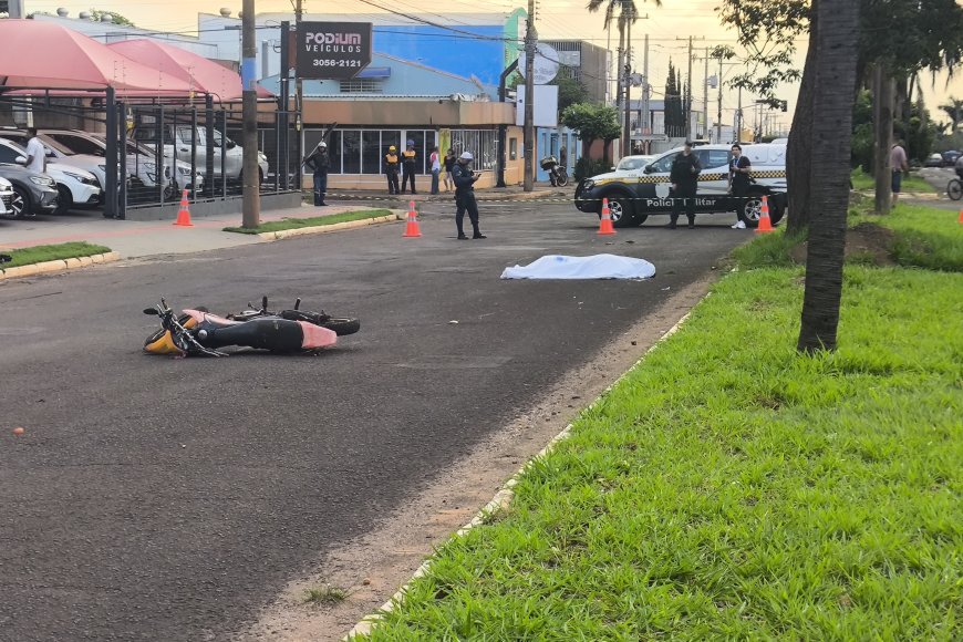 Motociclista de 38 anos morre após colidir contra árvore na Avenida Manoel…