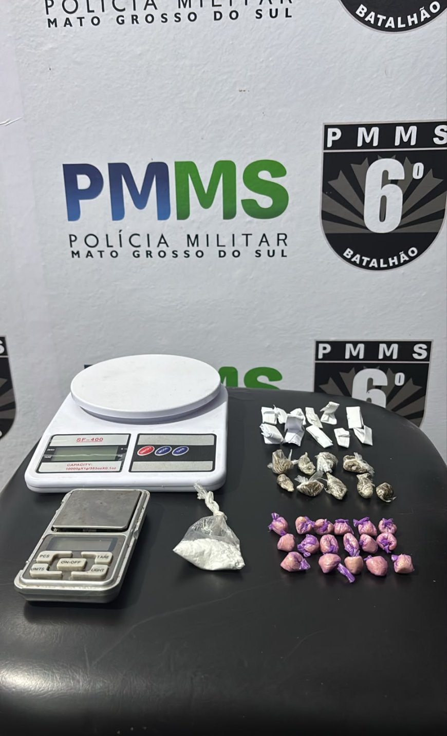FORÇA TÁTICA DESARTICULA PONTO DE TRÁFICO E PRENDE DOIS FORAGIDOS EM CORUMBÁ