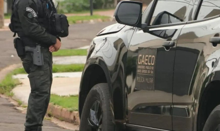 Família é presa e a operação também bate à porta de delegado e policiais