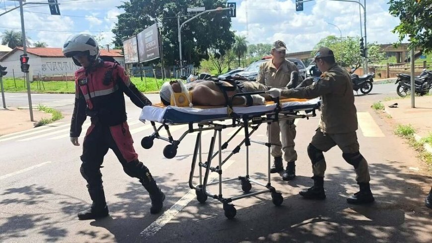 Piloto de moto fica gravemente ferido após batida em Campo Grande