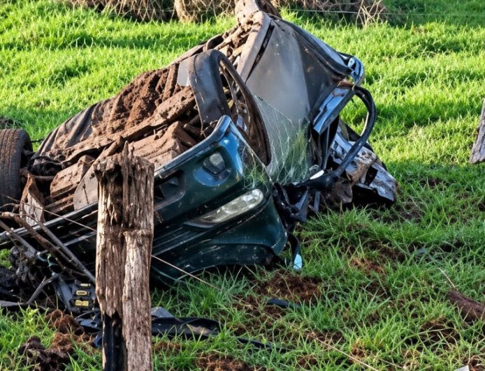 Capotamento termina com homem morto na BR-376