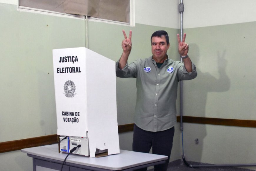 Eduardo Riedel conquista novo mandato e seguirá à frente de Mato Grosso do Sul até 2030