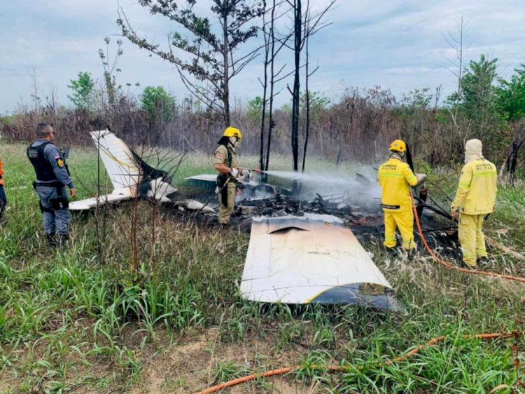 Avião com drogas é interceptado e pega fogo na Amazônia