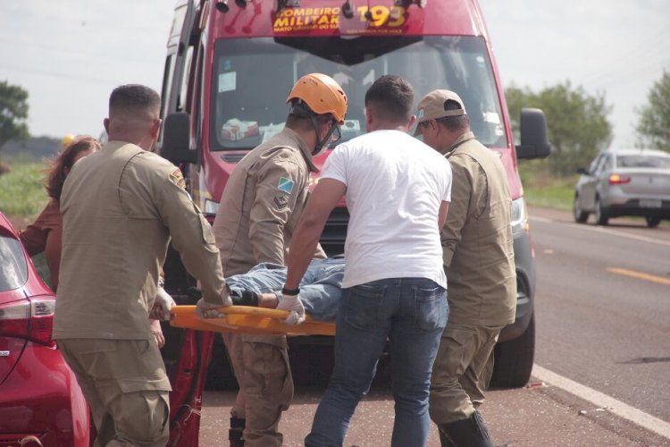 Colisão entre veículos na BR-060 deixa vítimas graves e crianças feridas