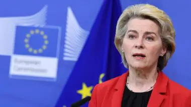 Ursula von der Leyen, presidente da Comissão Europeia: “A Europa permanecerá unida, coordenada e comprometida em defender sua soberania”