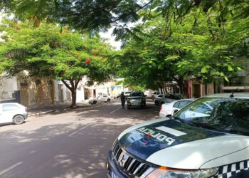 Polícia Militar conduz homem por porte de drogas, desobediência e desacato durante patrulhamento em Corumbá