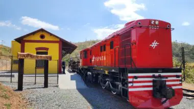 Expresso Mantiqueira retoma operação em trecho inicial e histórico da ferrovia que liga São Paulo ao sul de Minas Gerais.