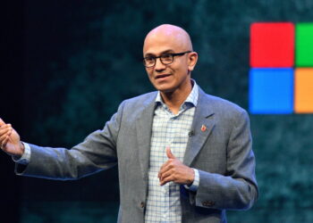 CEO da Microsoft faz alerta: se IA não for útil, perderá apoio da sociedade • Tecnoblog