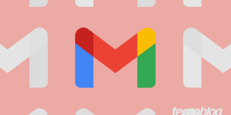 Arte mostra um padrão repetitivo de logotipos do Gmail em tons de cinza claro, que preenche um fundo cor-de-rosa pálido. No centro, destaca-se um logotipo do Gmail colorido, com abas em vermelho, azul, verde e amarelo, posicionado ligeiramente para a frente. No canto inferior direito da imagem, há a marca d'água "tecnoblog".