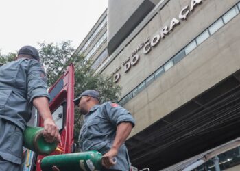Incêndio atinge Hospital das Clínicas em São Paulo