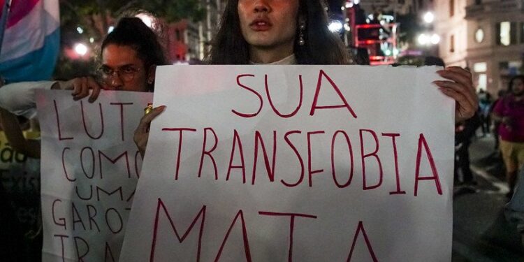 Violência contra travestis continua alta no país