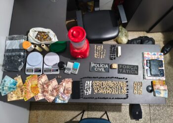 Ação conjunta entre policiais civil e militar fecha três bocas de fumo em condomínio de Três Lagoas