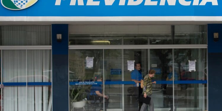 Agências do INSS abrem no fim de semana para atendimento presencial