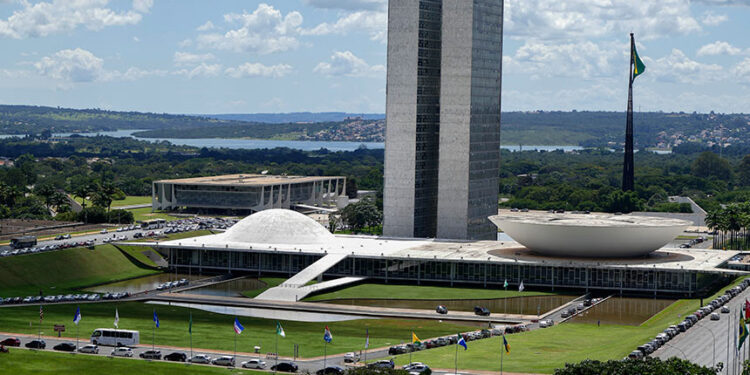 Ano legislativo começa com 24 medidas provisórias pendentes