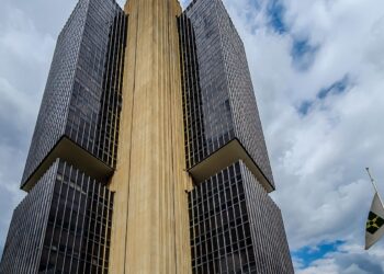 BC mantém juros básicos em 15% ao ano pela quinta vez seguida