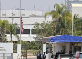 EUA mudam regras de vistos para turistas de mais de 25 países