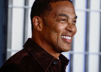 Ex-âncora da CNN é preso, suspeito de participar de ato contra ICE