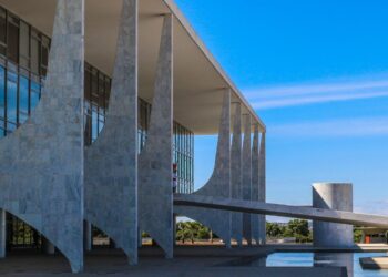 Lula deve retomar atividades na segunda