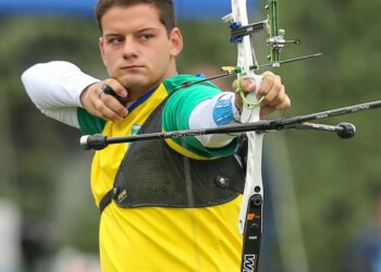 Marcus D'Almeida é bronze em etapa do mundial de tiro com arco indoor